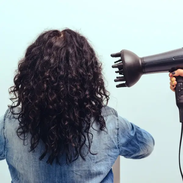 כיצד להשתמש בדיפיוזר לשיער?