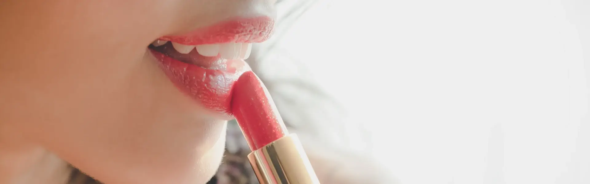 שפתון מנפח שפתיים