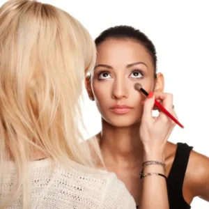 כיצד למרוח איפור עיניים עדין?