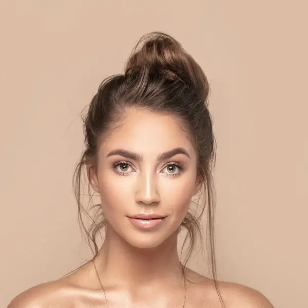 איך להיות יפה באופן טבעי בתור נערה?