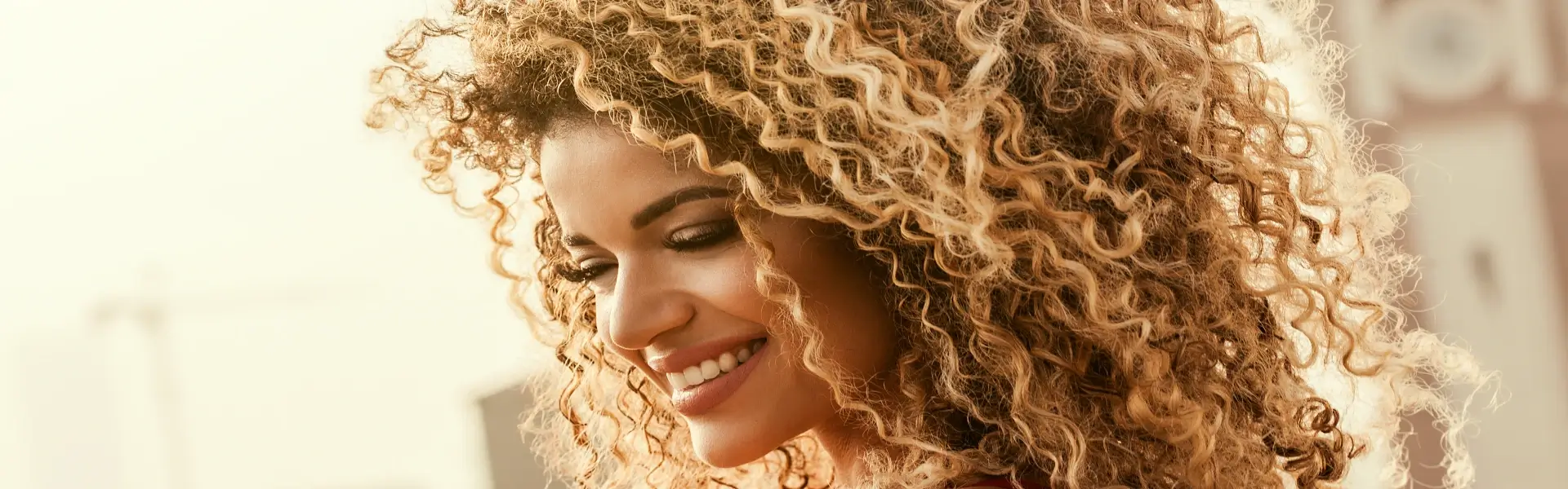 שיער מתולתל באופן טבעי