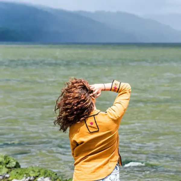 איך לשמור על תלתלים בגשם?