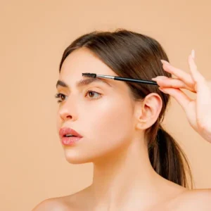 איך להשיג גבות אחידות?