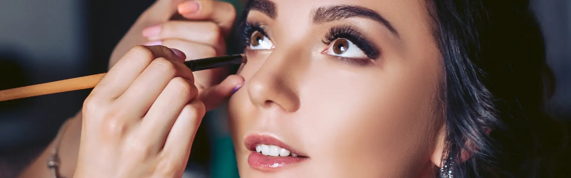 כיצד להימנע מקמטים באיפור