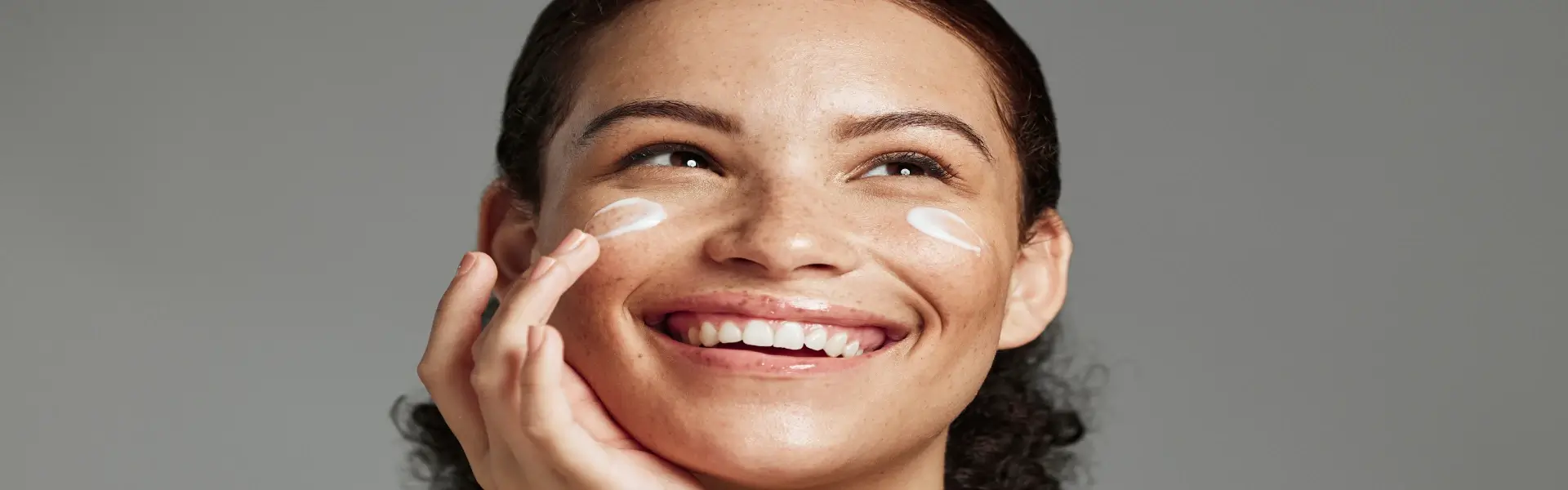 טיפוח העור המהפכני הזה ממש ממלא את העור