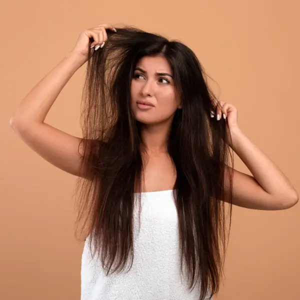 טיפול בשיער יבש ופגום כיצד להחזיר לו את הלחות והברק?