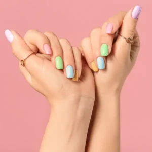 צבע הלק הזה יגרום לידיים להיראות צעירות