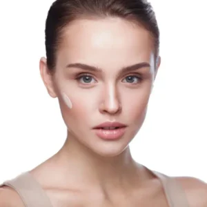 קונסילר מייבלין על הבמה סוד האיפור המושלם