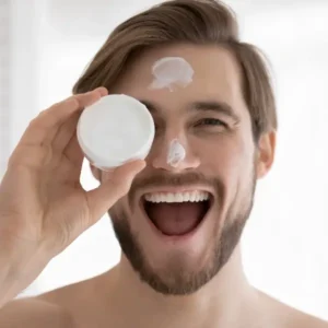 קרם פנים לגברים: טיפוח והגנה לעור הפנים