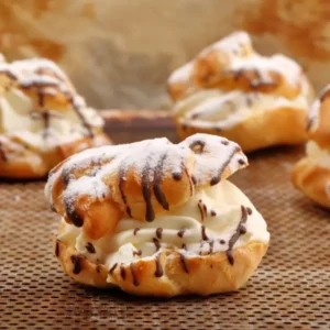 עוגת פחזניות: איך העוגה הזו הפכה לאייקון?