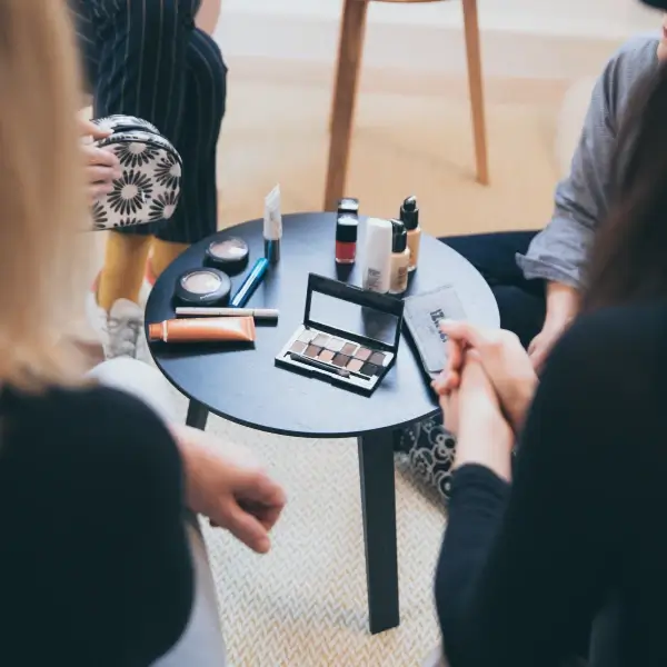 קורס איפור מקצועי: הדרך הטובה ביותר לשדרוג הכישורים שלך