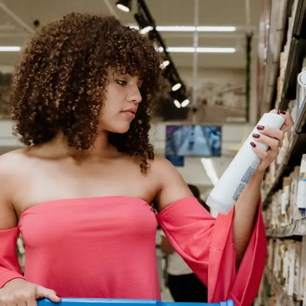 מעבר לקרם: כיצד מוצרי טיפוח איכותיים יכולים לשפר את השגרה היומית שלך