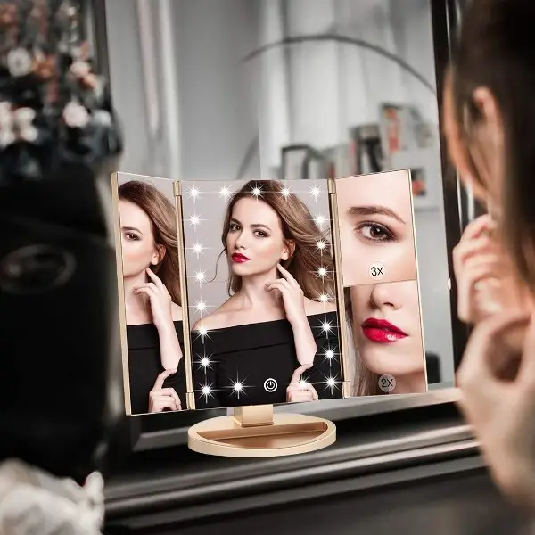 מראת איפור עם תאורה