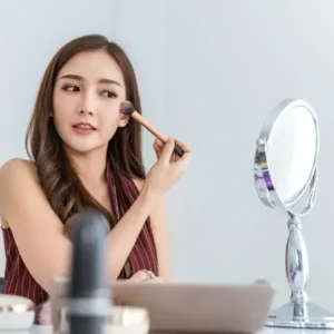 איפור פנים לאירועים: טיפים למראה שאינו נשכח