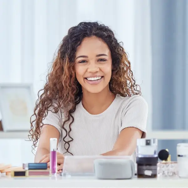 איפור פנים למתחילות: הדרכה צעד אחר צעד למראה מושלם