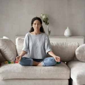 רגיעה בשלוש דקות: טכניקות מדיטציה לעידן המודרני