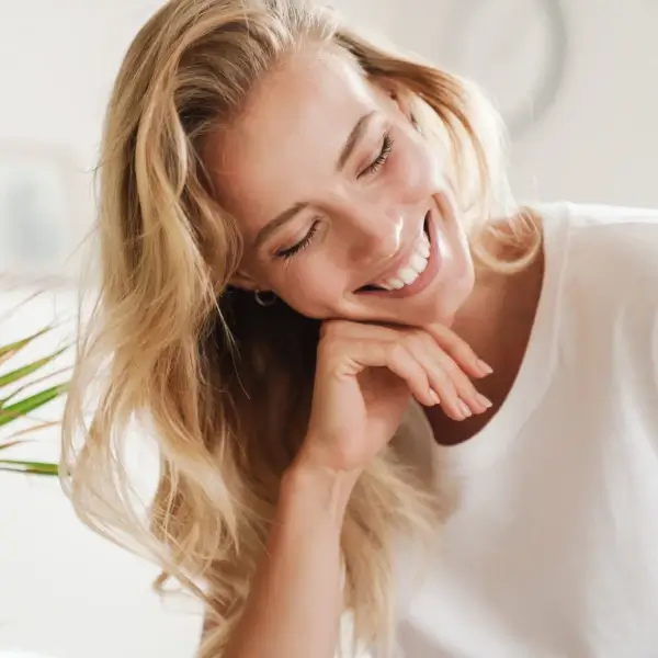 פסיכולוגיית היופי: איך המראה החיצוני שלנו משפיע על הרגש והתודעה