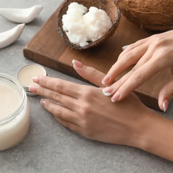 שמנים טבעיים לטיפוח העור: אילו שמנים הכי טובים לסוג העור שלך