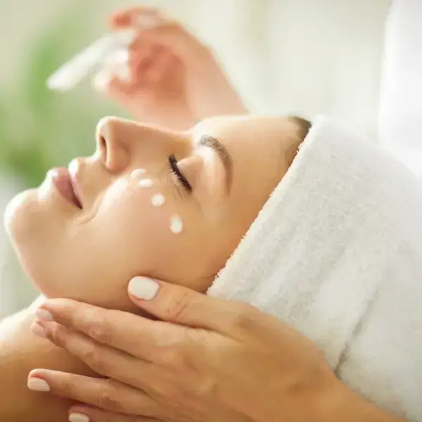 טיפוח נגד הזדקנות: איך לבחור את המוצרים הטובים ביותר לעור שלך